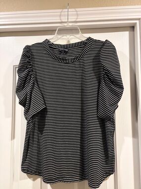 Modern works Black and White Striped Puff-Sleeve Tee size L